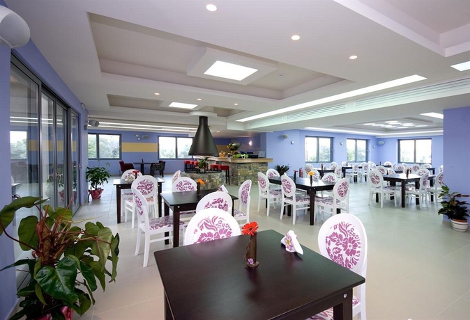 Imagen del bar/restaurante del Hotel 4 Epoches. Foto 2