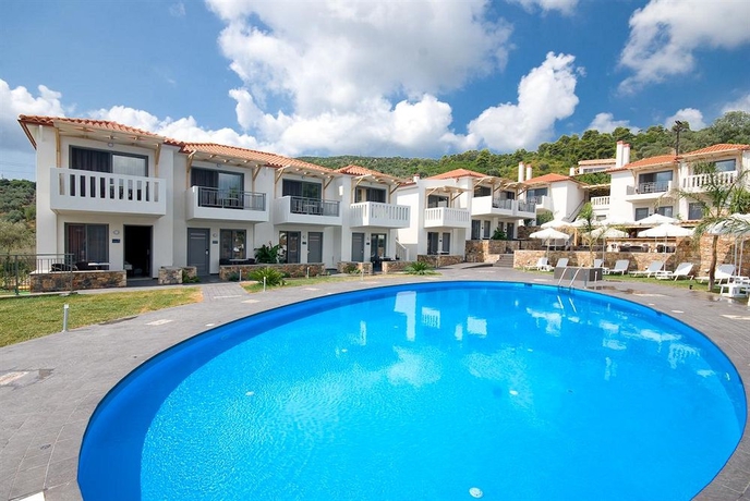 Imagen de la piscina del Hotel 4 Epoches. Foto 15