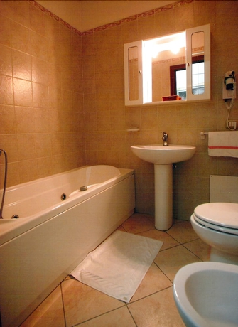 Imagen de la habitación del Hotel 4 Mori. Foto 10