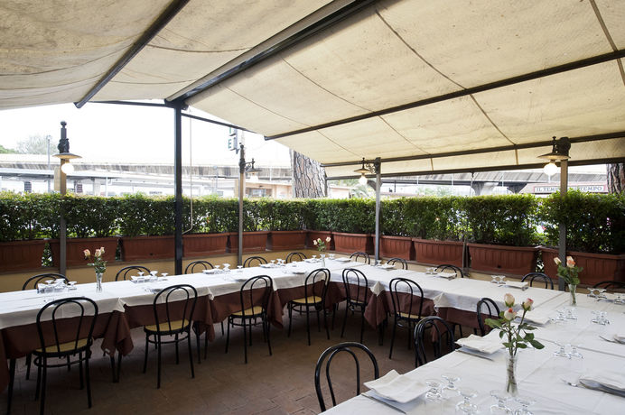 Imagen de los exteriores del Hotel 4 Pini. Foto 13