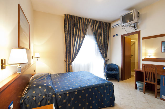 Imagen del bar/restaurante del Hotel 4 Pini. Foto 5