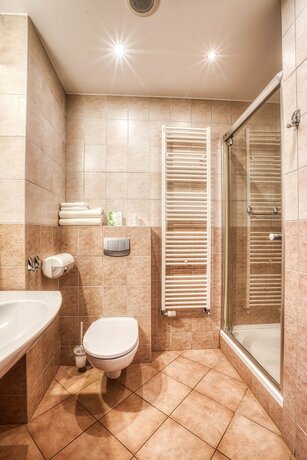 Imagen general del Hotel 4 Pory Roku Restauracja i Nocleg. Foto 2