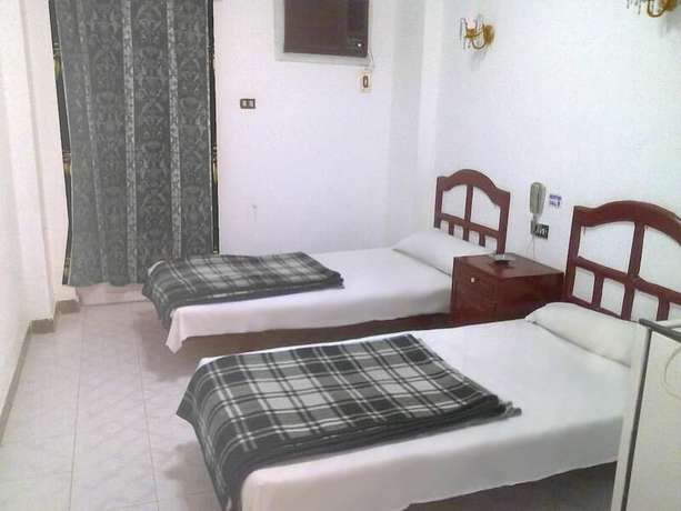 Imagen de la habitación del Hotel 4 SEASONS HOTEL. Foto 8