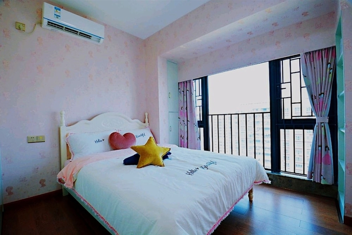 Imagen de la habitación del Hotel 4 Seasons Big Family 3 Queen Beds and High Rise View. Foto 2