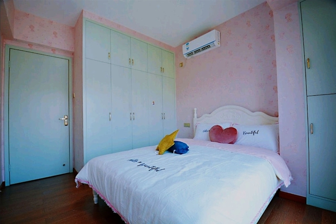 Imagen de la habitación del Hotel 4 Seasons Big Family 3 Queen Beds and High Rise View. Foto 8