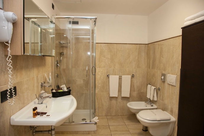 Imagen de la habitación del Hotel 4 Spa Resort. Foto 11