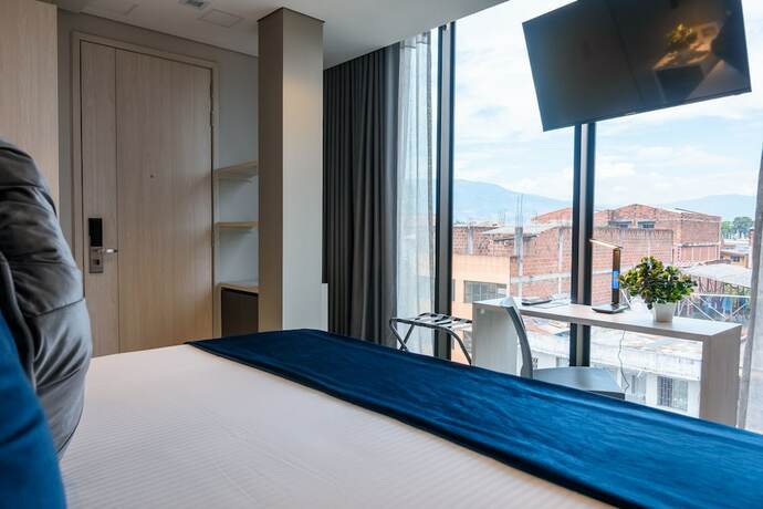 Imagen general del Hotel 4 Sur. Foto 5