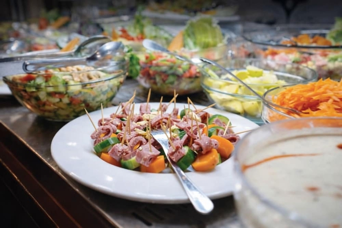 Imagen del bar/restaurante del Hotel 4 nights Elegant Nile Cruise full board. Foto 7