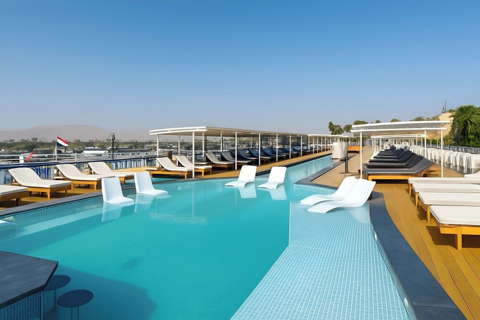 Imagen de la piscina del Hotel 4 nights Luxury Nile Cruise full board. Foto 16