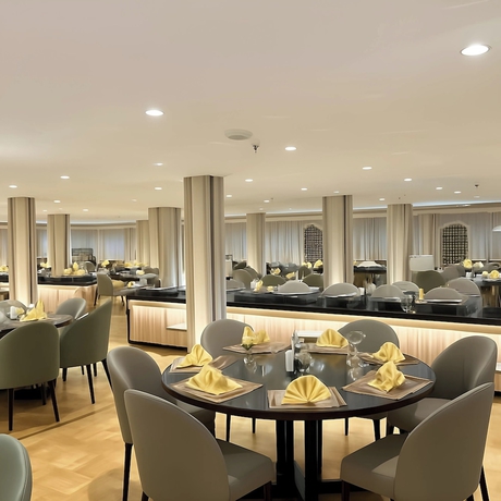 Imagen del bar/restaurante del Hotel 4 nights Luxury Nile Cruise full board. Foto 2