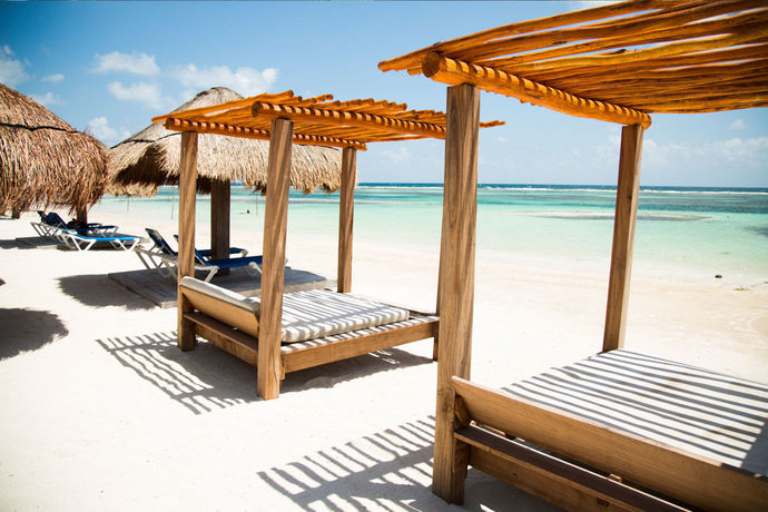 Imagen de los exteriores del Hotel 40 Ca&ntilde;ones. Foto 10