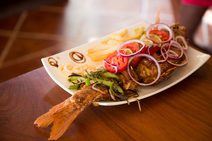 Imagen de los exteriores del Hotel 40 Ca&ntilde;ones. Foto 15