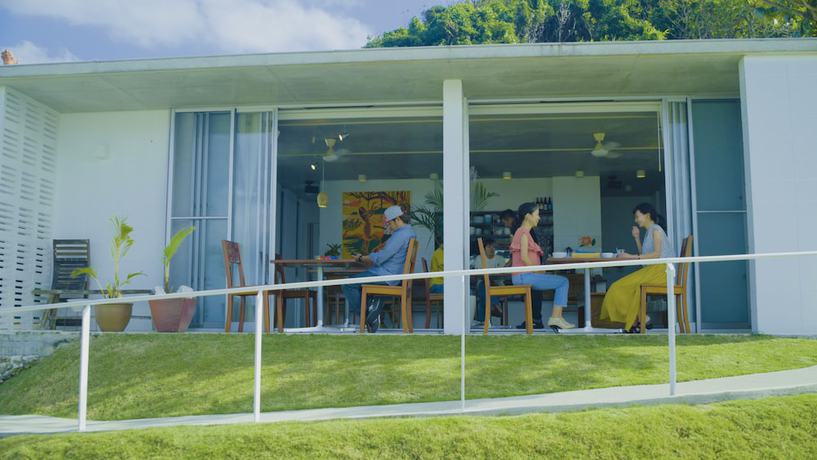 Imagen del bar/restaurante del Hotel 413 Hamahiga andcafe. Foto 6