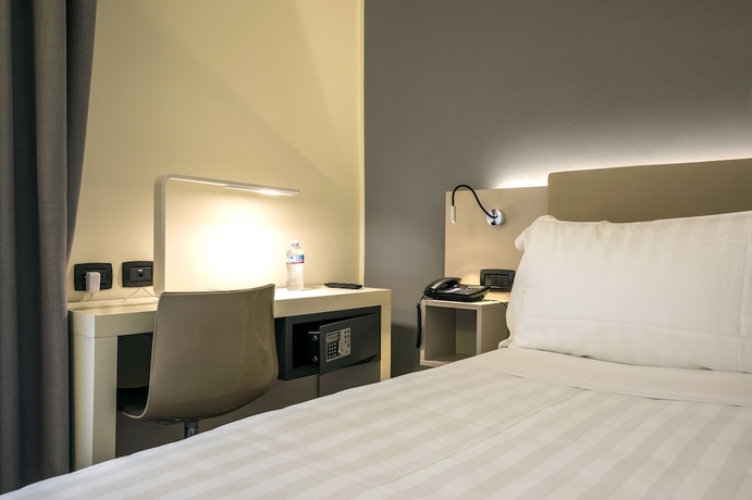 Imagen de la habitación del Hotel 43 Station. Foto 9