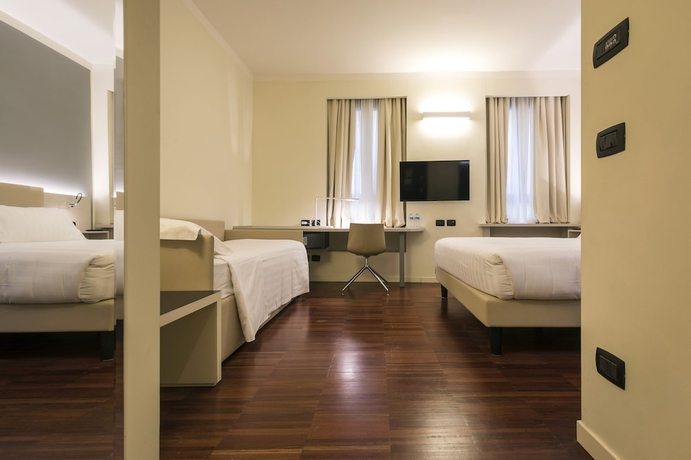 Imagen de la habitación del Hotel 43 Station. Foto 11