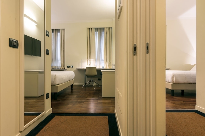 Imagen de la habitación del Hotel 43 Station. Foto 14