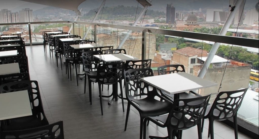 Imagen del bar/restaurante del Hotel 47 Medellin Street. Foto 6