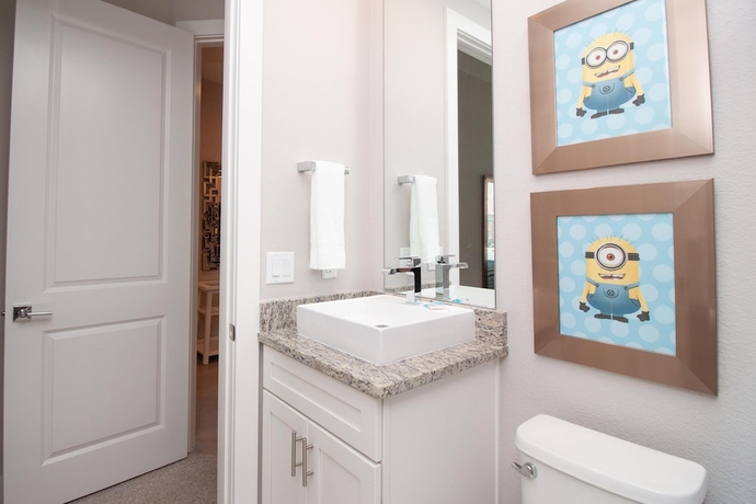 Imagen de la habitación del Hotel 4BR 4 Full BA Self Check-in 5min Disneyworld. Foto 15