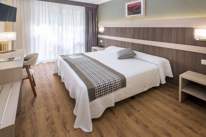 Imagen de la habitación del Hotel 4R Playa Park. Foto 13