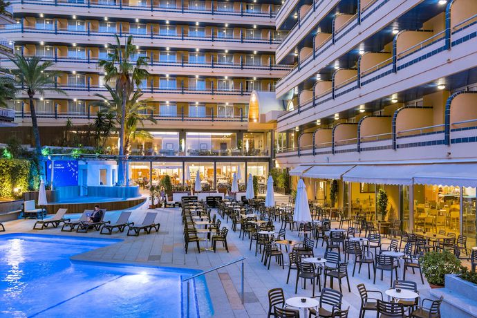 Imagen de la piscina del Hotel 4R Playa Park. Foto 18