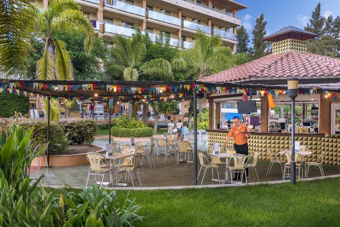 Imagen de los exteriores del Hotel 4r Gran Regina. Foto 6