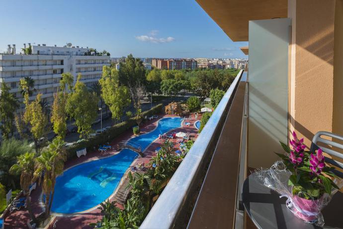 Imagen de la piscina del Hotel 4r Gran Regina. Foto 9