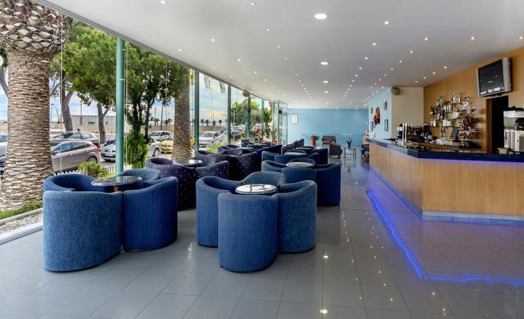 Imagen del bar/restaurante del Hotel 4r Meridià Mar. Foto 2