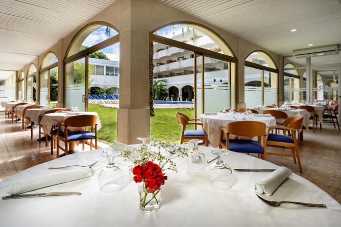 Imagen del bar/restaurante del Hotel 4r Meridià Mar. Foto 3