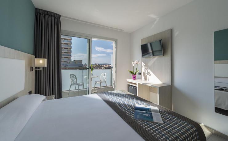 Imagen de la habitación del Hotel 4r Miramar Calafell. Foto 3