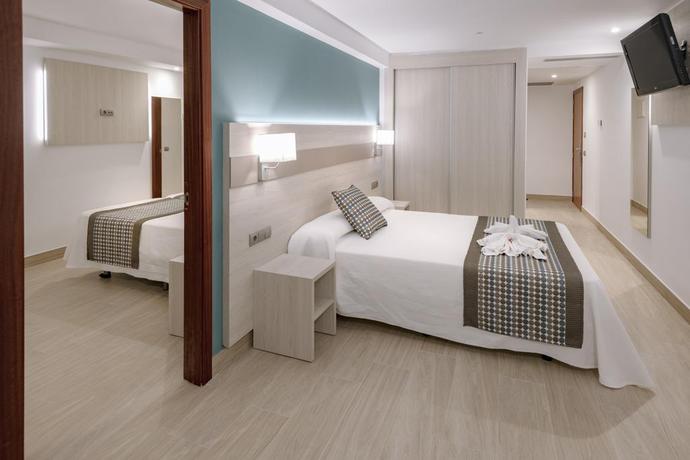 Imagen de la habitación del Hotel 4r Miramar Calafell. Foto 4