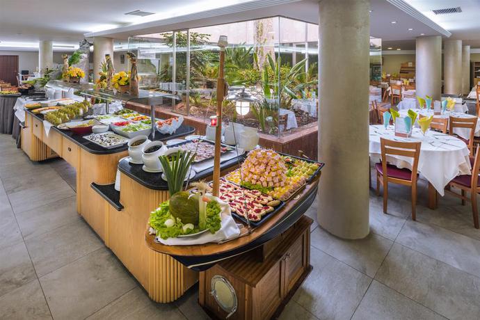 Imagen del bar/restaurante del Hotel 4r Salou Park Resort I. Foto 3