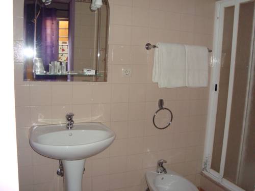 Imagen de la habitación del Hotel 5 Bicas. Foto 3