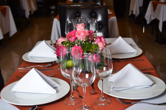 Imagen del bar/restaurante del Hotel 5 De Mayo. Foto 4