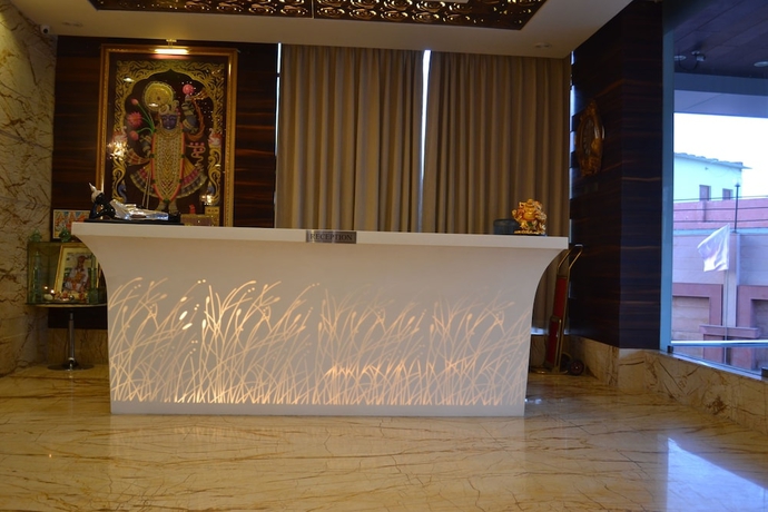 Imagen de los interiores del Hotel 5 Flowers. Foto 15