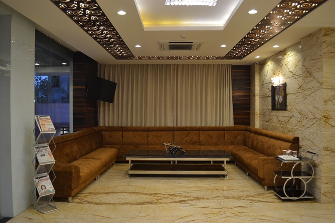 Imagen de los interiores del Hotel 5 Flowers. Foto 16