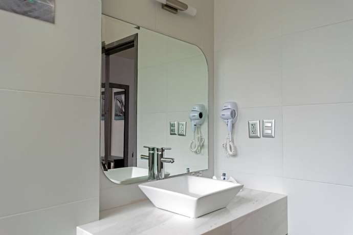 Imagen de la habitación del Hotel 5 Inn Plus. Foto 3