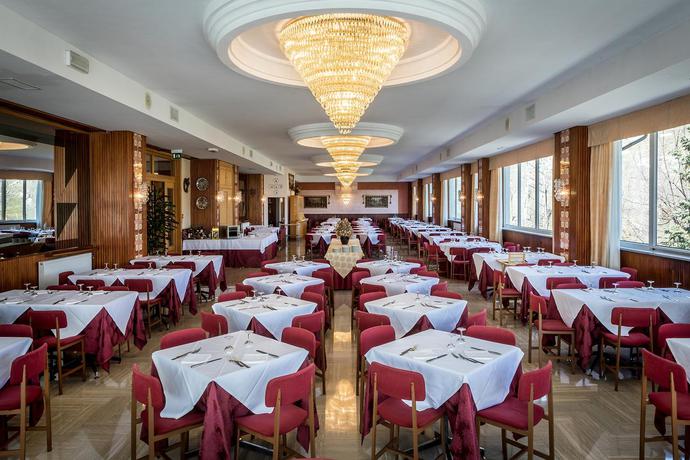 Imagen del bar/restaurante del Hotel 5 Miglia and Spa. Foto 5