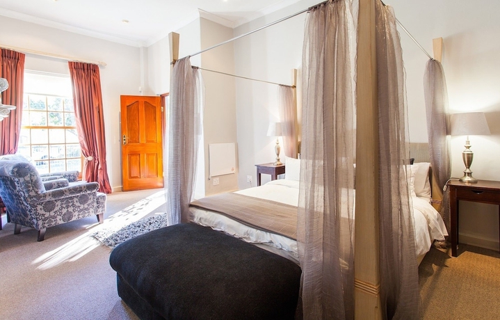 Imagen de la habitación del Hotel 5 Seasons. Foto 2