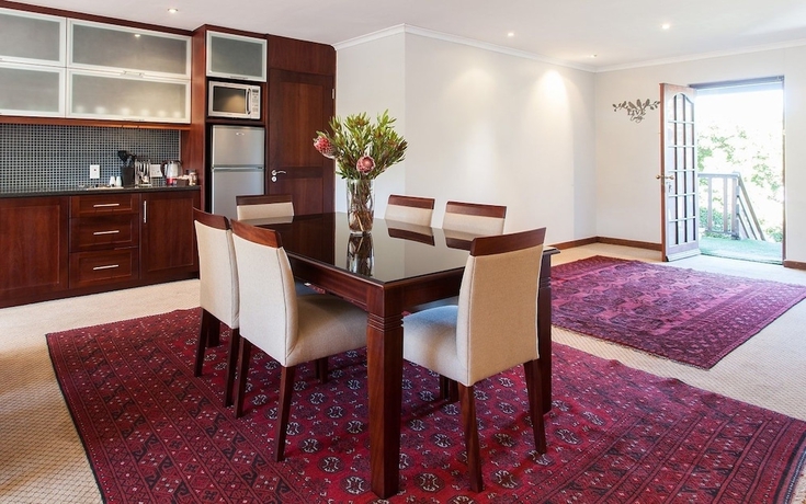 Imagen de la habitación del Hotel 5 Seasons. Foto 5