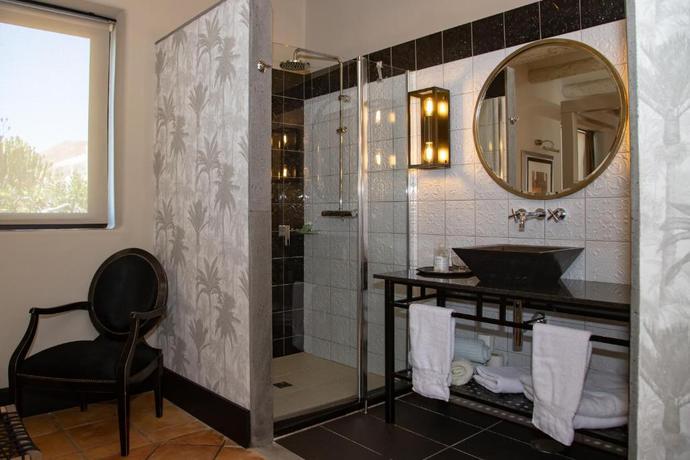 Imagen general del Hotel 5 Suites. Foto 9
