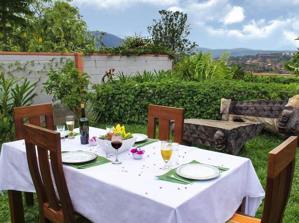 Imagen del bar/restaurante del Hotel 5 Swiss. Foto 10