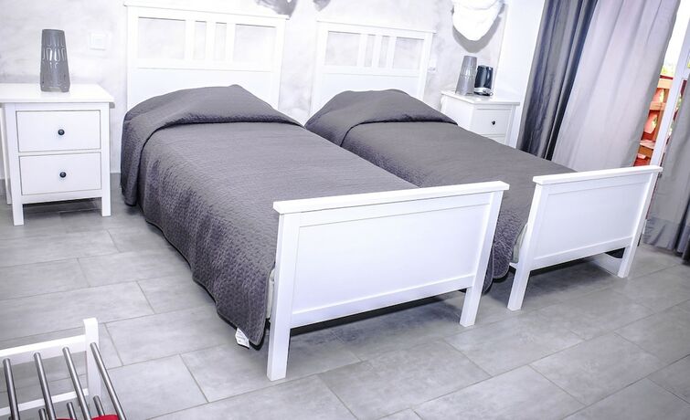 Imagen de la habitación del Hotel 5 Swiss. Foto 15