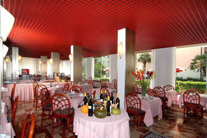 Imagen del bar/restaurante del Hotel 5 Terre. Foto 4