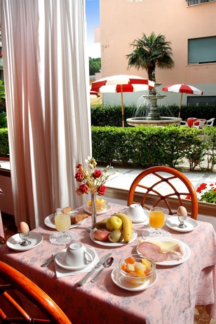 Imagen del bar/restaurante del Hotel 5 Terre. Foto 5