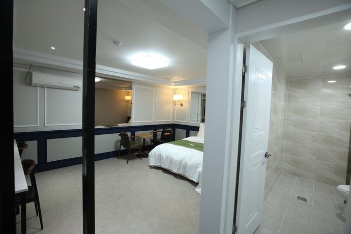 Imagen de la habitación del Hotel 500th. Foto 8