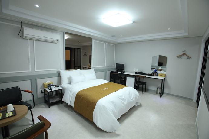 Imagen de la habitación del Hotel 500th. Foto 9