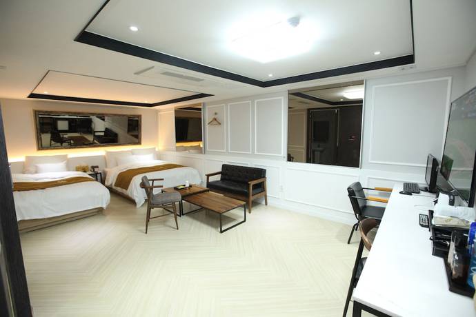 Imagen de la habitación del Hotel 500th. Foto 17