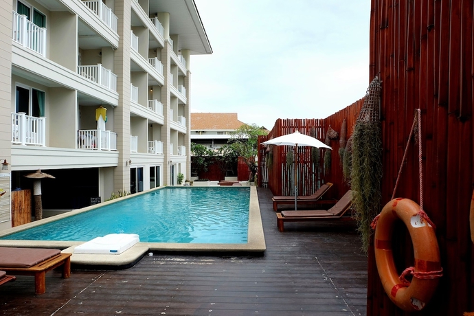 Imagen de la piscina del Hotel 51 Fashion. Foto 16