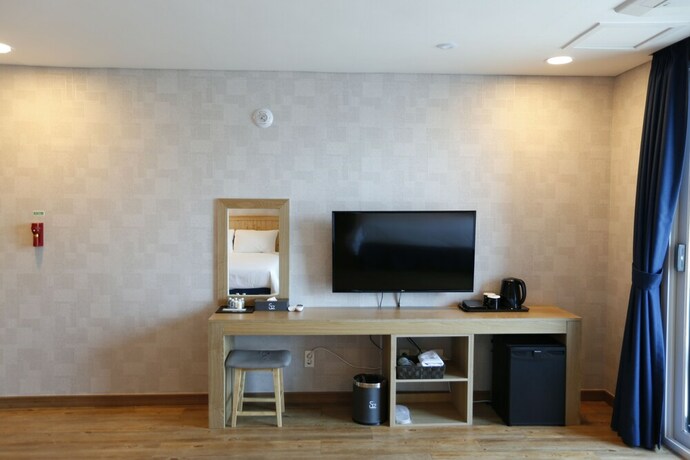 Imagen de la habitación del Hotel 52, Jeju. Foto 18