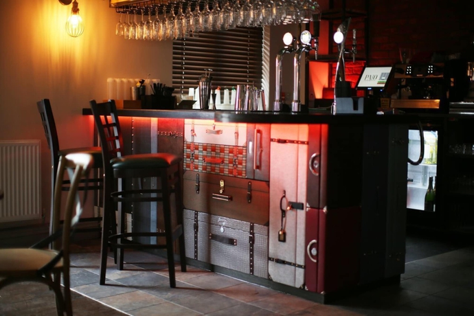 Imagen del bar/restaurante del Hotel 52 - Stanley. Foto 7